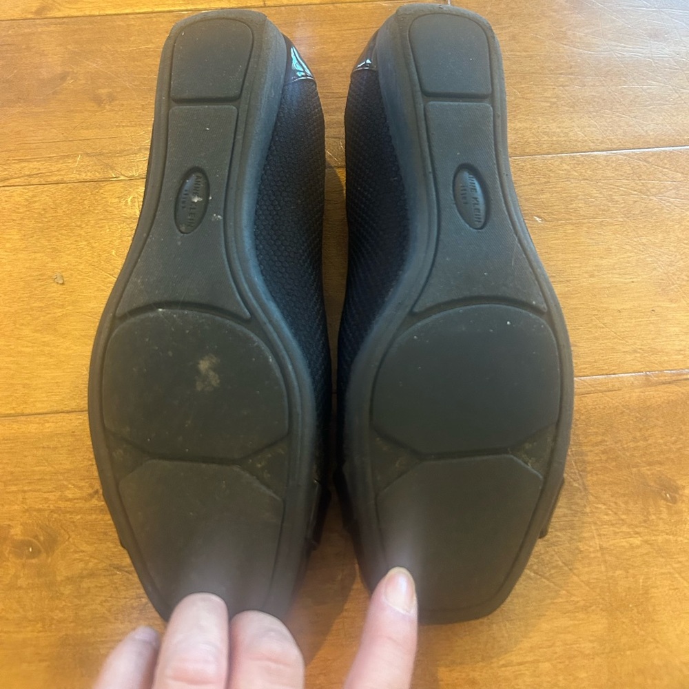 Anne Klein iflex Black Flats 8.5 with Glossy Buckle - Picture 3 of 5